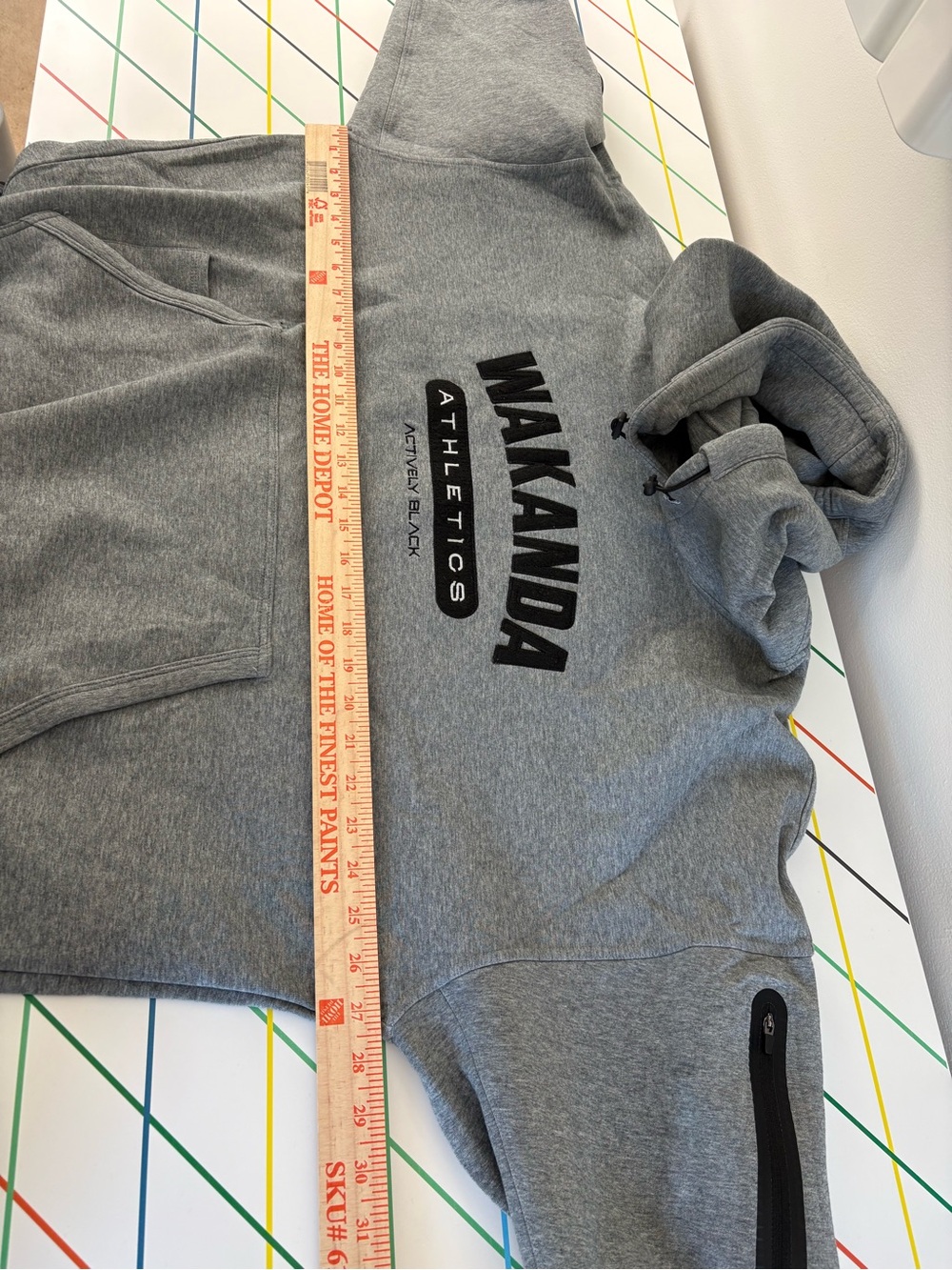 Actively Black x Wakanda Forever Grey Hoodie XL EUC Athletic Marvel Loungewear - Picture 8 of 8